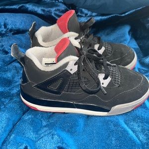 Kids low top retro Jordan’s gently used in ok condition